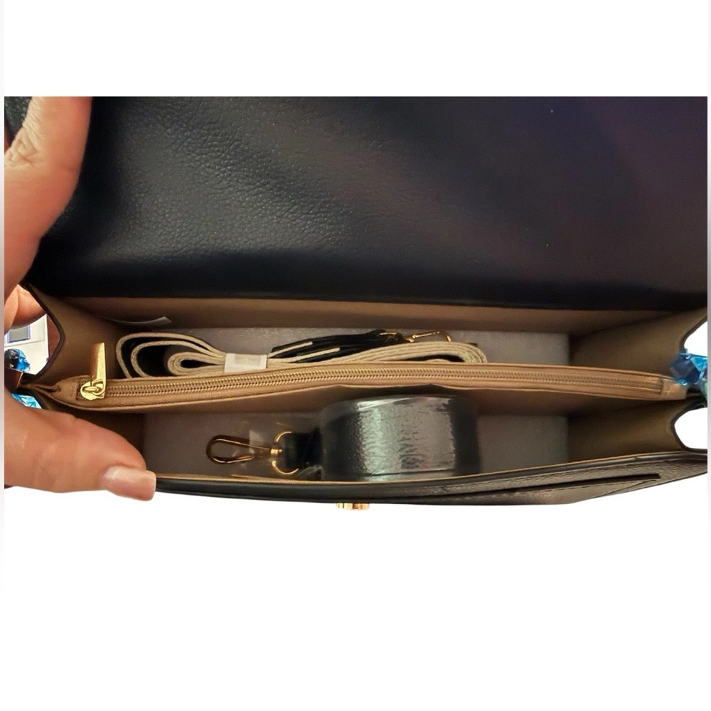 Travistar Structured  Convertible Crossbody/Shoulder Bag - Picture 6 of 7